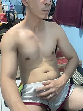 Snapshot of ieat_monsters chatting on December 14, 3:17 pm ieat monsters online show from December 14, 3:17 pm