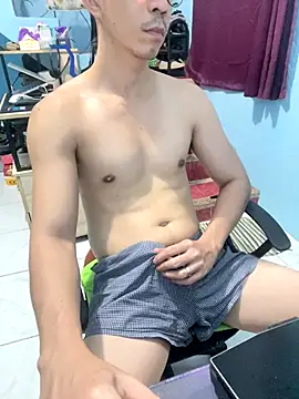 Snapshot of ieat_monsters chatting on December 16, 5:56 am ieat monsters online show from December 16, 5:56 am