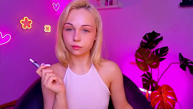 Charlotte Colinss online show from March 9, 3:32 am