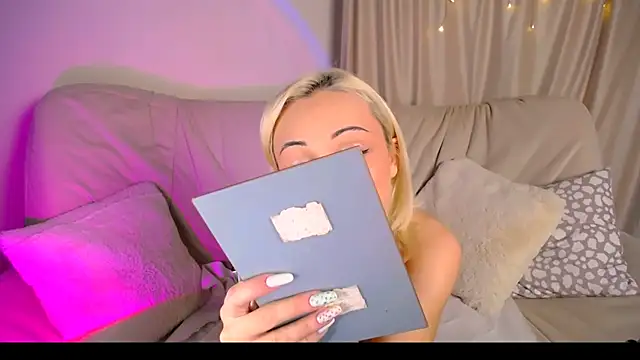Charlotte Colinss online show from June 5, 4:30 am
