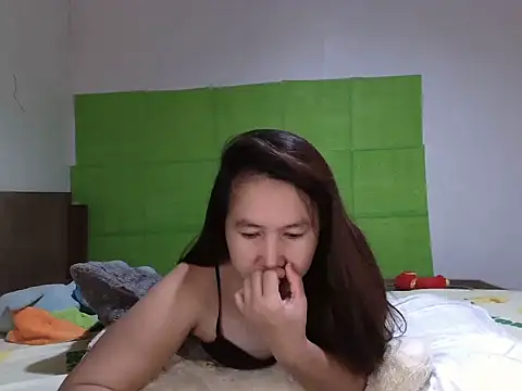 Prettyasianbelle online show from November 23, 1:33 pm