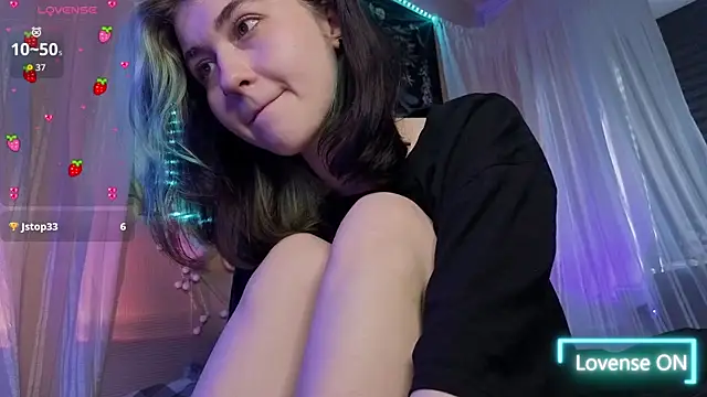 Snapshot of Miko_Meow chatting on June 8, 3:34 pm Miko Meow online show from June 8, 3:34 pm