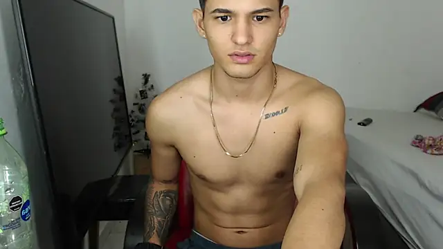 Snapshot of Alex_mojica chatting on November 29, 8:17 am Alex mojica online show from November 29, 8:17 am