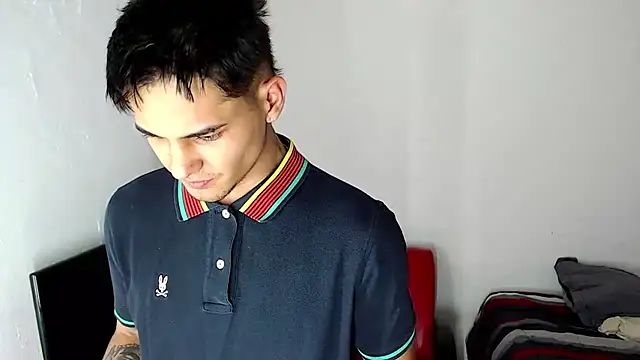 Alex mojica online show from December 21, 7:15 am