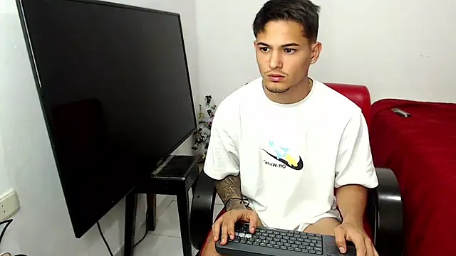 Alex mojica online show from February 3, 6:22 am