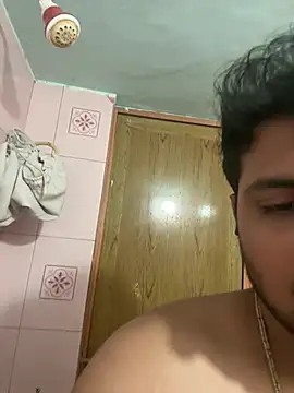 Snapshot of Kira_1413 chatting on February 20, 4:29 pm Kira 1413 online show from February 20, 4:29 pm