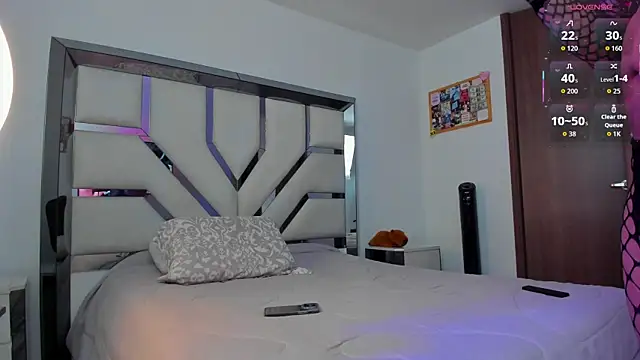 Michelle Ferrerr online show from January 19, 12:09 pm