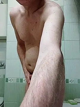 ExhibitPoll online show from December 18, 4:35 pm