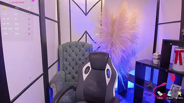 Snapshot of NahomiRichards_ chatting on February 6, 6:18 am NahomiRichards online show from February 6, 6:18 am