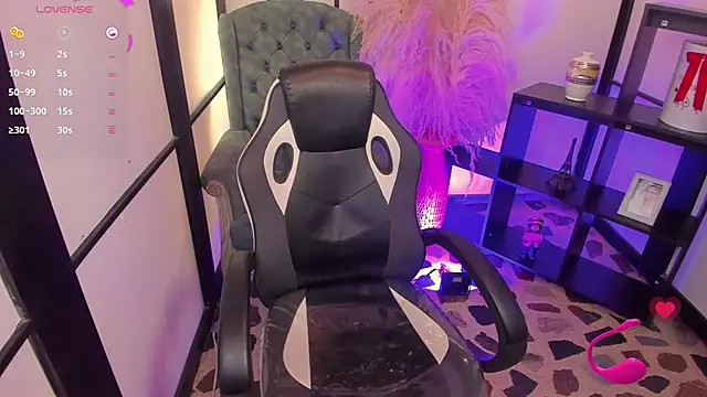 Snapshot of NahomiRichards_ chatting on February 13, 5:36 am NahomiRichards online show from February 13, 5:36 am