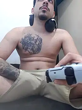 Snapshot of branquintatto chatting on October 26, 1:00 am branquintatto online show from October 26, 1:00 am