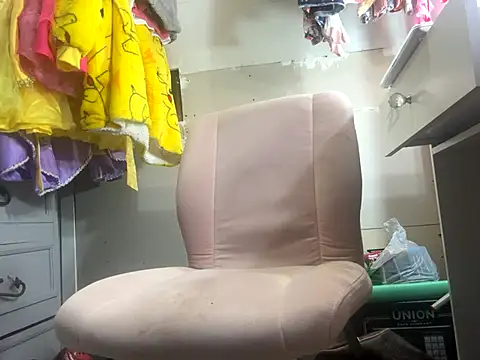 bearcub300 online show from September 13, 11:59 pm