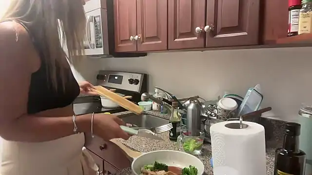 Snapshot of prettyykitty22 chatting on November 11, 2:22 am prettyykitty22 online show from November 11, 2:22 am