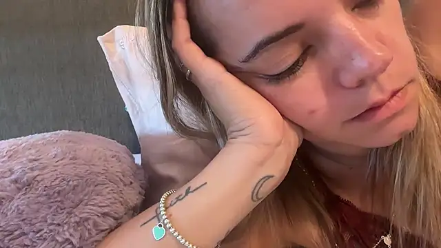 prettyykitty22 online show from July 26, 4:14 pm
