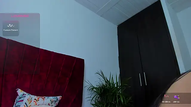 Snapshot of izune_ride chatting on November 12, 9:21 am izune ride online show from November 12, 9:21 am