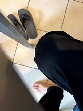 Snapshot of Manu97k chatting on October 2, 8:10 am Manu97k online show from October 2, 8:10 am