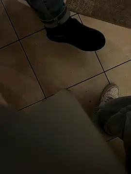 Snapshot of Manu97k chatting on October 14, 6:52 pm Manu97k online show from October 14, 6:52 pm