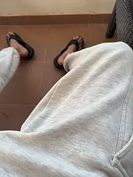 Snapshot of Manu97k chatting on November 15, 8:00 am Manu97k online show from November 15, 8:00 am