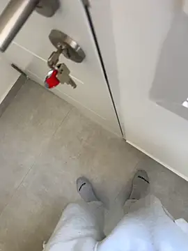 Manu97k online show from March 7, 9:39 am