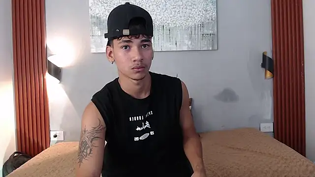 Snapshot of Dominic_ghost chatting on October 22, 3:40 am Dominic ghost online show from October 22, 3:40 am