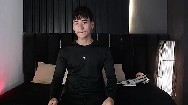 Snapshot of Dominic_ghost chatting on October 24, 10:06 pm Dominic ghost online show from October 24, 10:06 pm