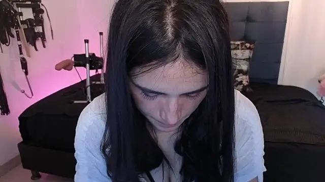 elowen halley1 online show from September 16, 6:53 pm