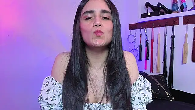 elowen halley1 online show from May 3, 6:58 pm