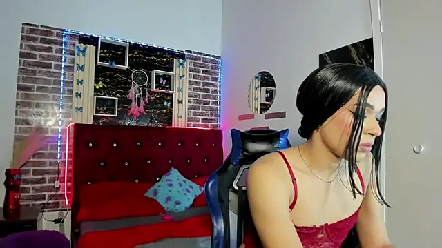 Snapshot of angelitasexxxhot chatting on November 29, 12:46 am angelitasexxxhot online show from November 29, 12:46 am