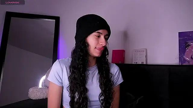 Alynn Bri  online show from July 28, 3:13 am