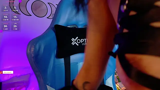 blue kitten online show from September 11, 9:15 pm