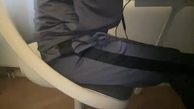 Snapshot of peterpapiNL chatting on October 21, 4:19 pm peterpapiNL online show from October 21, 4:19 pm