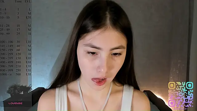 LynetteDanley online show from November 23, 5:02 pm