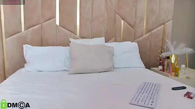 Snapshot of RubyVibe_ chatting on October 11, 3:39 am RubyVibe online show from October 11, 3:39 am