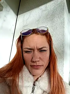 Snapshot of SlimBellaa chatting on October 30, 1:45 pm SlimBellaa online show from October 30, 1:45 pm