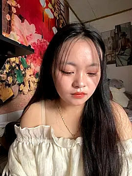 Snapshot of Julia-Elsa chatting on October 12, 4:33 am Julia-Elsa online show from October 12, 4:33 am