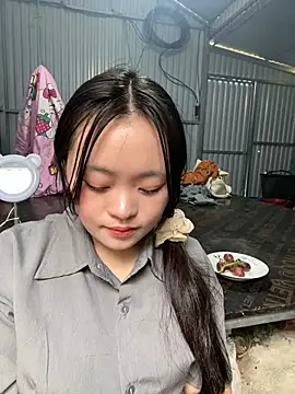 Snapshot of Julia-Elsa chatting on November 3, 6:03 am Julia-Elsa online show from November 3, 6:03 am