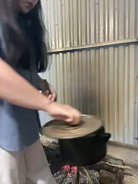 Snapshot of Julia-Elsa chatting on November 5, 11:32 am Julia-Elsa online show from November 5, 11:32 am