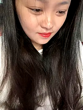 Snapshot of Julia-Elsa chatting on December 5, 4:10 am Julia-Elsa online show from December 5, 4:10 am