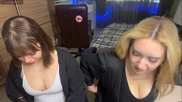 Snapshot of xxx_sandra_ chatting on June 12, 12:59 pm xxx sandra online show from June 12, 12:59 pm