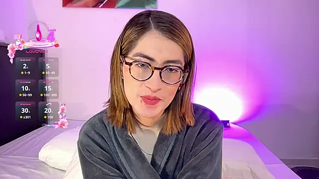 Snapshot of rousseblossom chatting on September 18, 10:23 pm rousseblossom online show from September 18, 10:23 pm