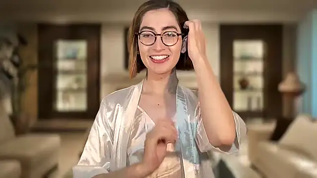 Snapshot of rousseblossom chatting on October 20, 12:33 am rousseblossom online show from October 20, 12:33 am