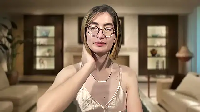 Snapshot of rousseblossom chatting on November 16, 11:43 pm rousseblossom online show from November 16, 11:43 pm