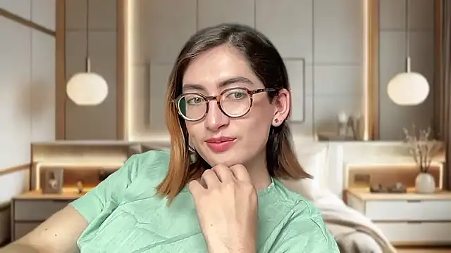 Snapshot of rousseblossom chatting on January 11, 6:35 pm rousseblossom online show from January 11, 6:35 pm