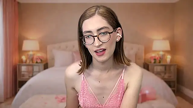 Snapshot of rousseblossom chatting on March 8, 10:24 pm rousseblossom online show from March 8, 10:24 pm