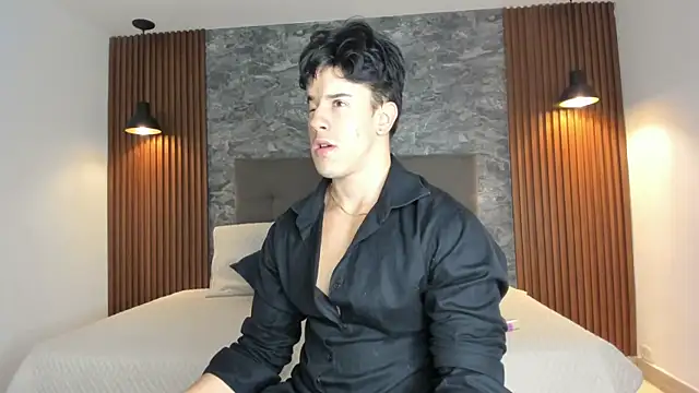 Snapshot of MaxCooper1 chatting on October 13, 8:09 pm MaxCooper1 online show from October 13, 8:09 pm