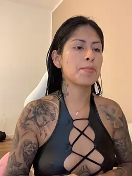 Snapshot of mrskarmaa chatting on October 29, 3:47 pm mrskarmaa online show from October 29, 3:47 pm