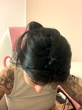 Snapshot of mrskarmaa chatting on November 8, 6:24 am mrskarmaa online show from November 8, 6:24 am