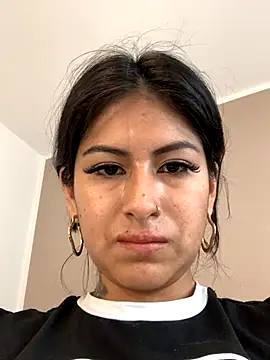 Snapshot of mrskarmaa chatting on November 14, 10:14 am mrskarmaa online show from November 14, 10:14 am