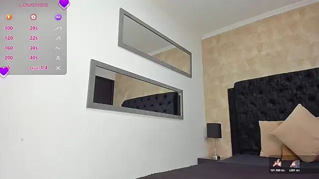 Layla Mackenzie online show from March 13, 5:25 am