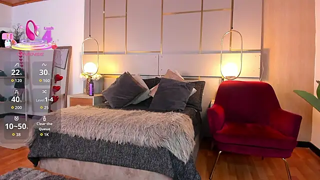 Lina Montclair online show from February 18, 7:32 pm